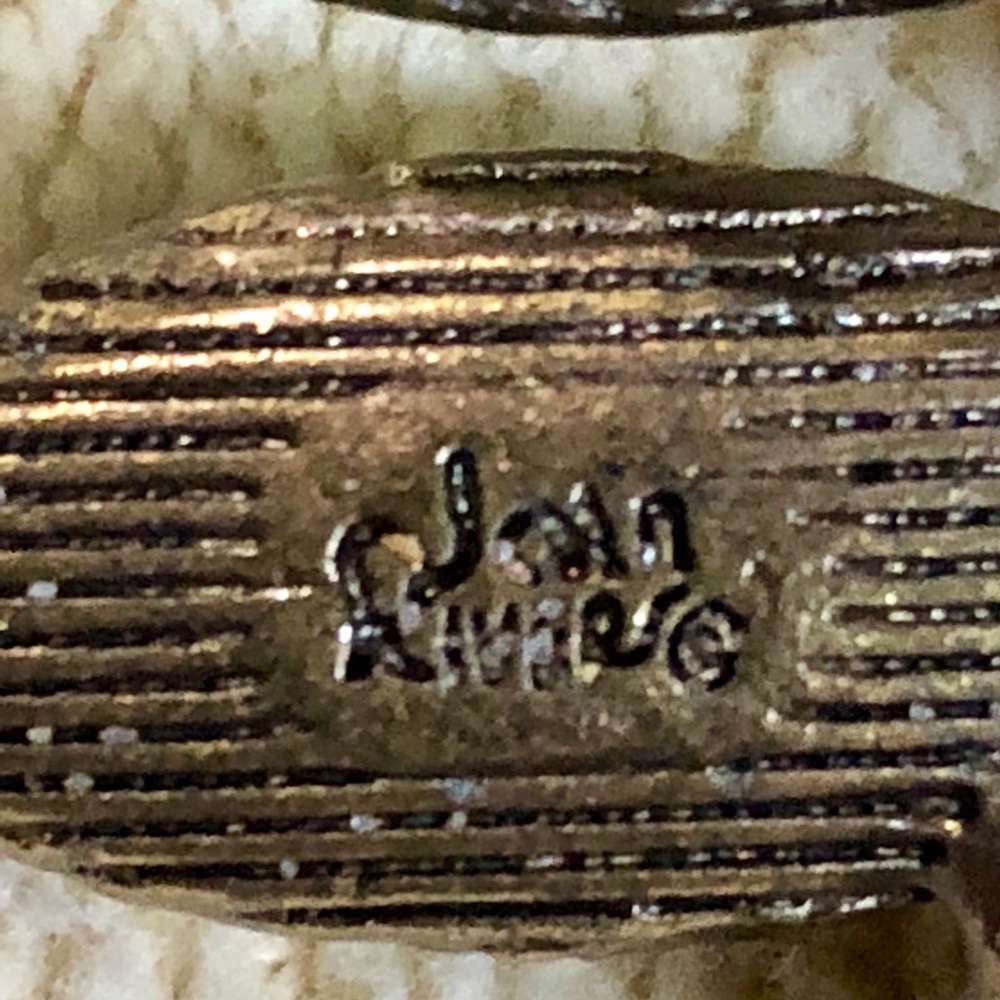 Joan Rivers Classics Collection Antiqued Pin - Picture 3 of 4
